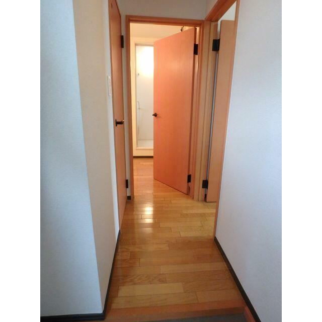 玄関　玄関横シューズボックス有り