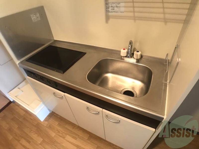 キッチン　キッチンはＩＨになっているので掃除しやすく便利です。