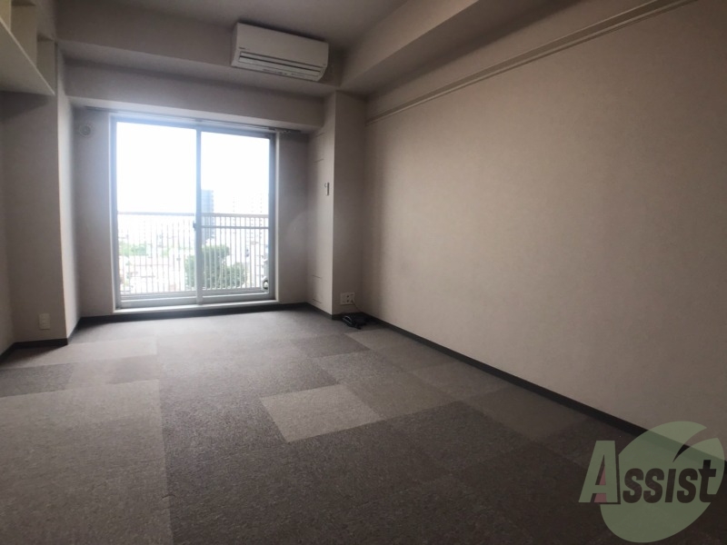 居室・リビング　８．６帖のお部屋になりますので、伸び伸び出来そうですね！