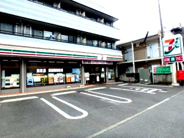 コンビニ　セブンイレブン（コンビニ）まで1540m