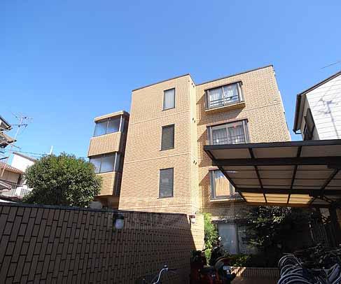 建物外観　茶色がおしゃれな外観でございます。