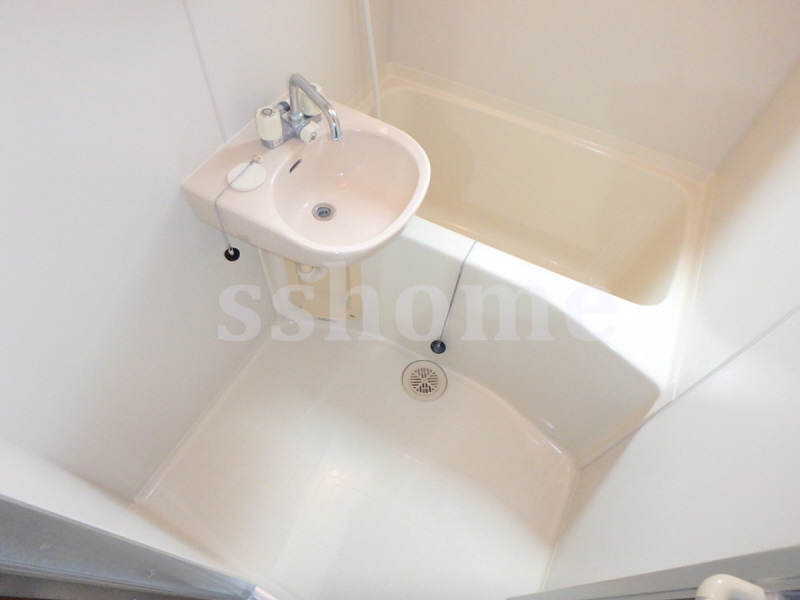 バス・シャワールーム　窓のあるバスルーム☆