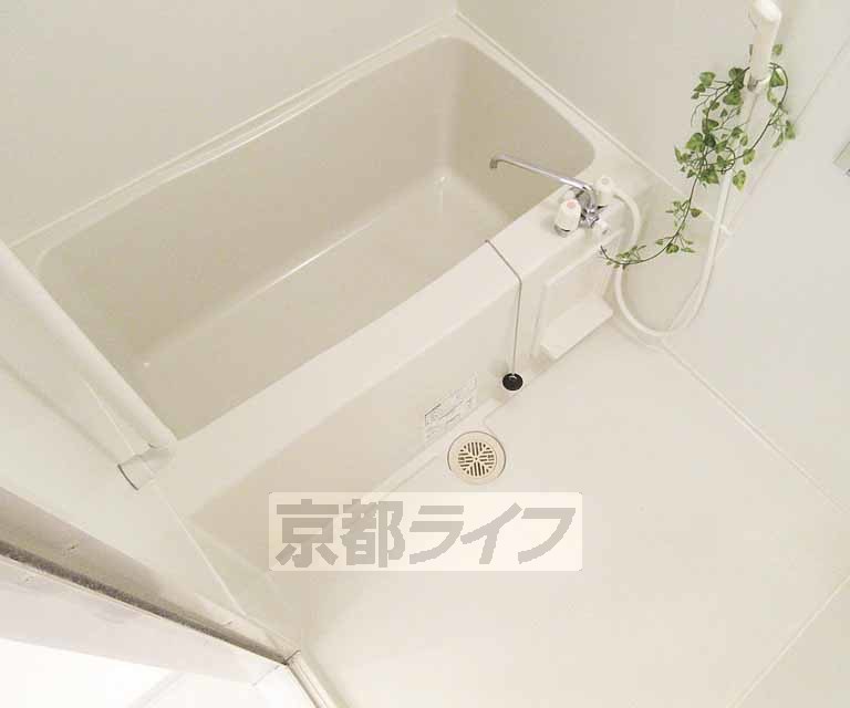 バス・シャワールーム　ゆったりバスルームです！