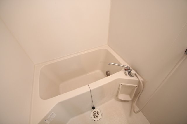 バス・シャワールーム　※同建物ほかのお部屋の写真です。