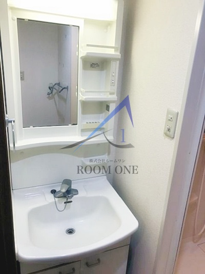 洗面設備　洗面台です。