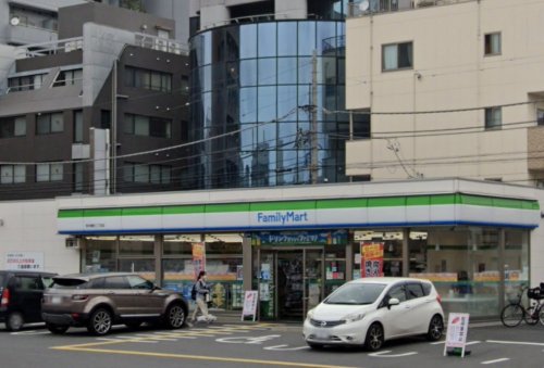 コンビニ　ファミリーマート 所沢緑町二丁目店（コンビニ）まで644m
