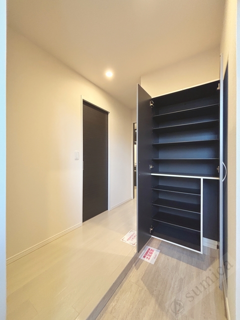 玄関　大容量シューズボックス付き♪♪