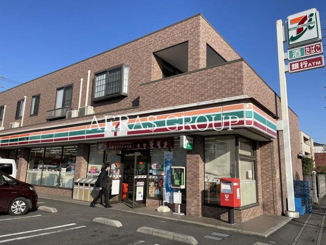 コンビニ　セブン-イレブン 鳩ヶ谷里店（コンビニ）まで216m