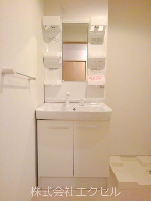 洗面設備　独立洗面台です。