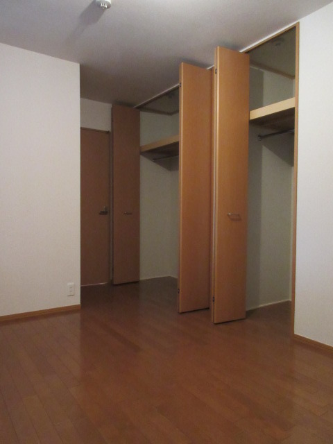 収納　寝室としても十分に利用可能のお部屋です