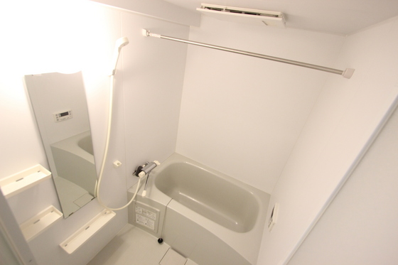 バス・シャワールーム　※別部屋の写真です