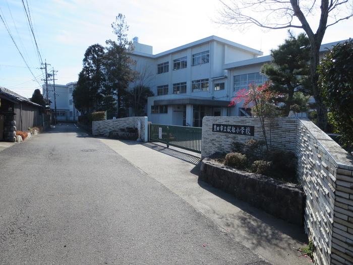 小学校　畝部小学校（小学校）まで900m