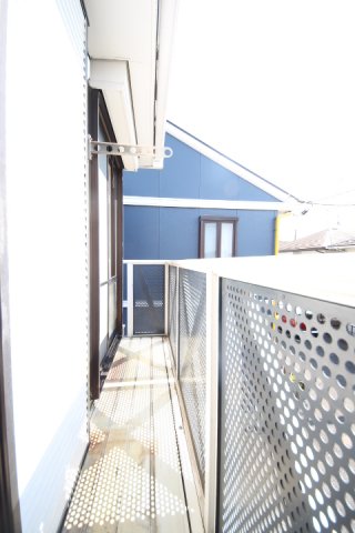 バルコニー　※同タイプの別の部屋の写真です。