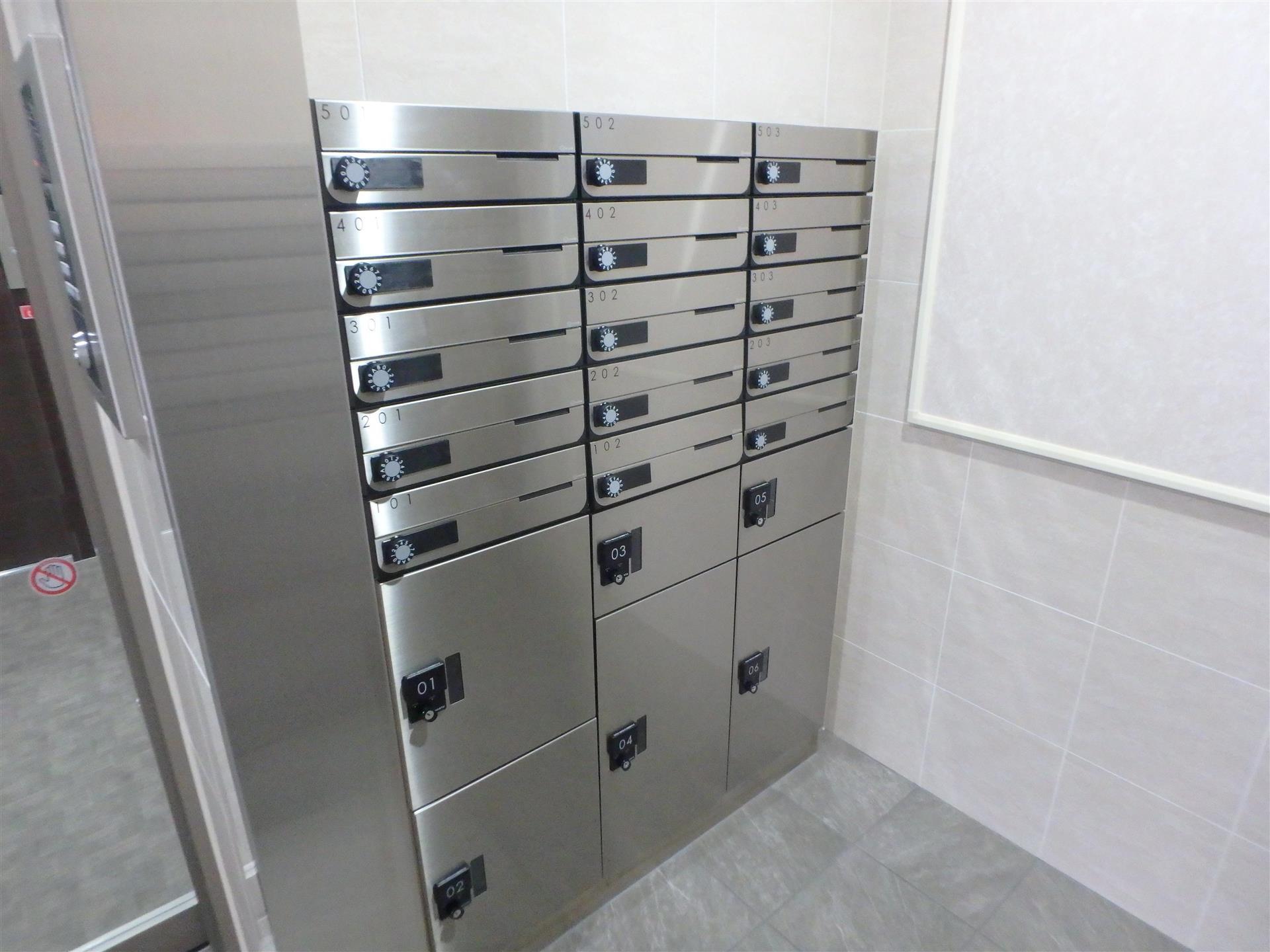 その他　ネットショッピングなどに便利な宅配BOX付です