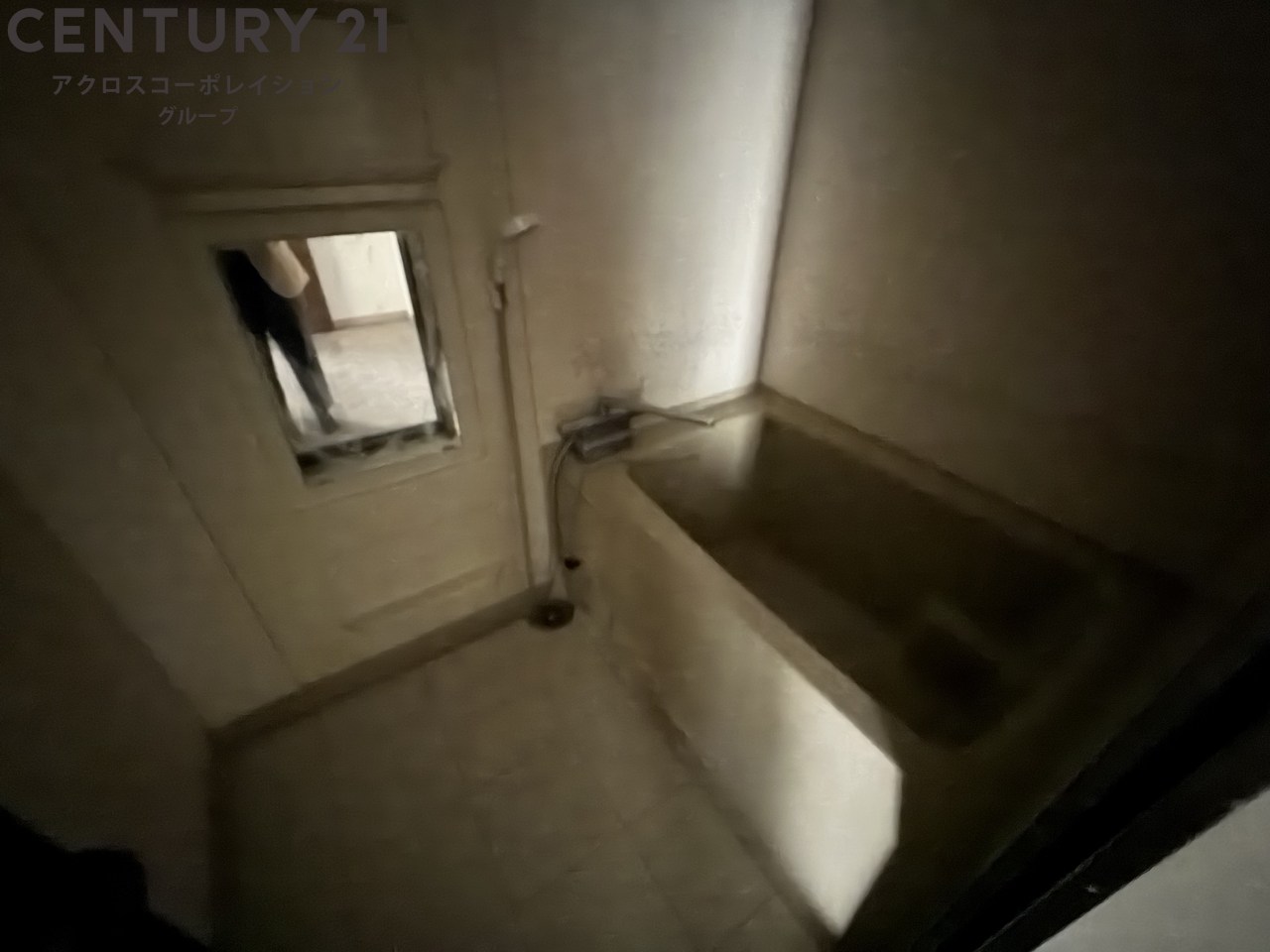 バス・シャワールーム　シンプルで機能的なユニットバスです