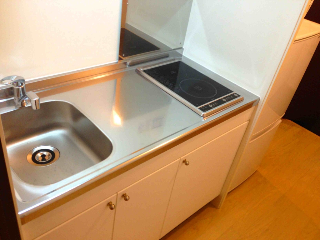 キッチン　２口コンロはＩＨとラジエントヒーターです。