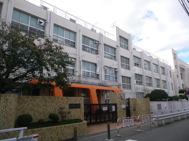 小学校　大阪市立大淀小学校（小学校）まで304m