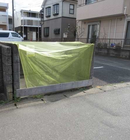 エントランス　ゴミ捨て場