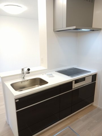 キッチン　コンパクトなキッチンで掃除もラクラク