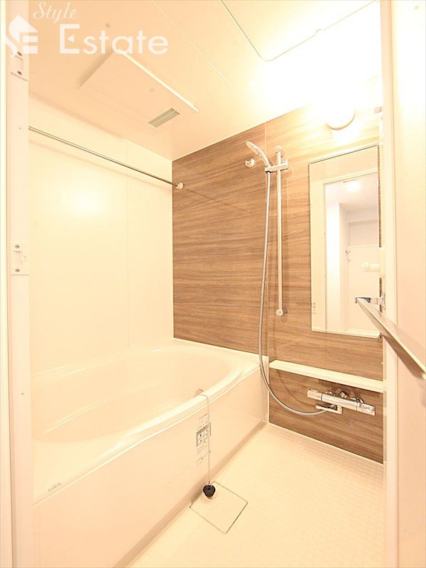 バス・シャワールーム　バスルーム