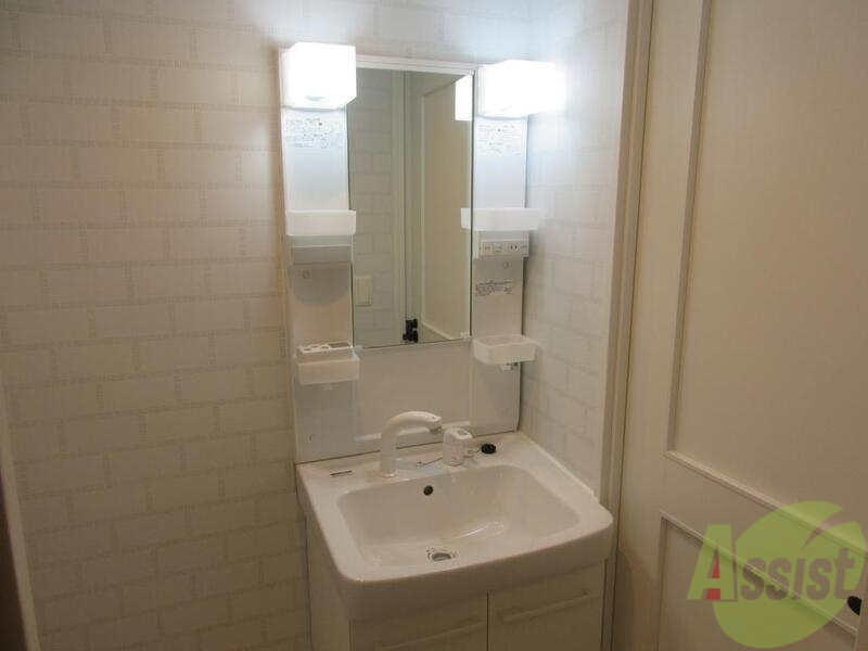 洗面設備　独立洗面台が嬉しいですね。