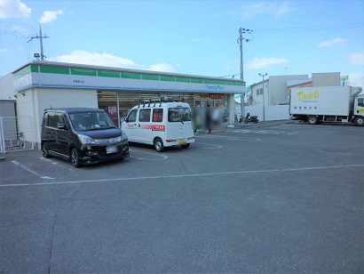 コンビニ　ファミリーマート 京屋東山店（コンビニ）まで424m