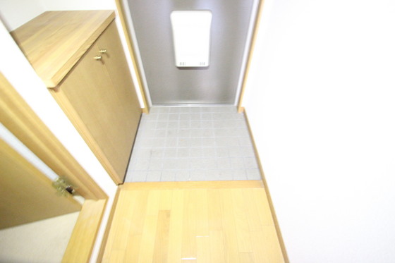 玄関　※別部屋の写真です