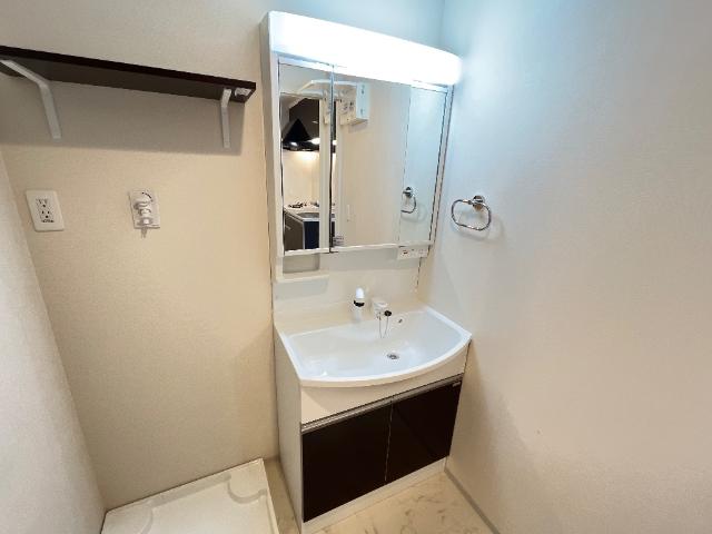 洗面設備　洗髪洗面化粧台