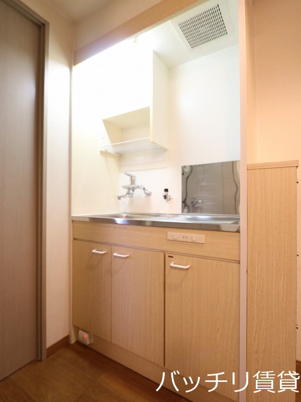 キッチン　同型タイプの為、現状を優先致します。