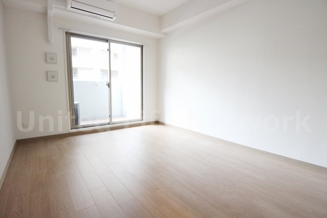 居室・リビング　ゆったりとくつろげる、落ち着きのある居室空間です