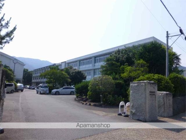 中学校　静岡市立由比中学校（中学校）まで347m