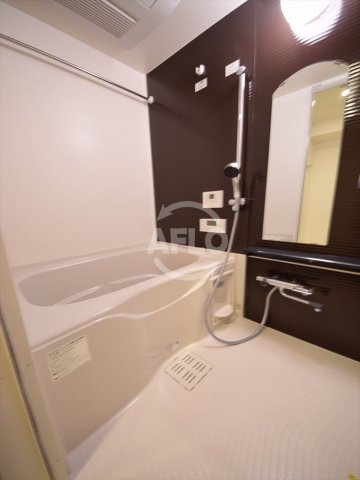 バス・シャワールーム　プレサンス堺筋本町駅前シェル　風呂