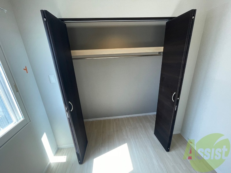 収納　寝室の収納です。部屋がすっきり片付きます。