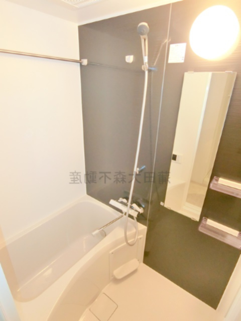 バス・シャワールーム　浴室乾燥機能付きのお風呂