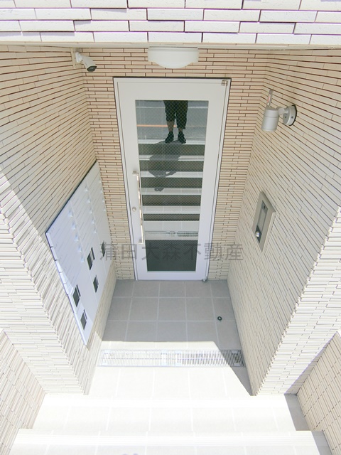 エントランス　オートロック付きのエントランス