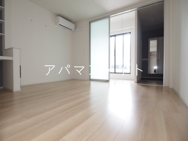 居室・リビング　使いやすい居間です