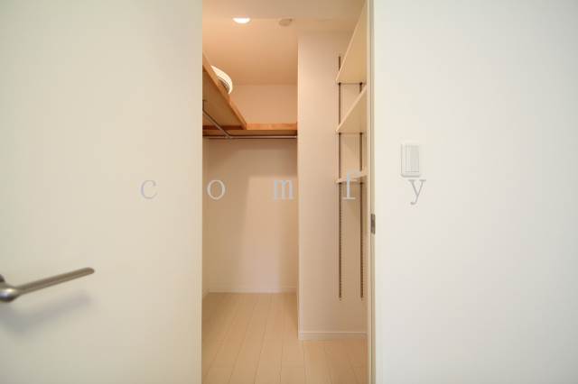 収納　奥行きのある大型ウォークイン