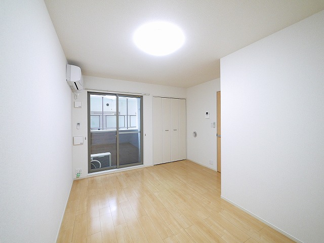 その他部屋・スペース　明るい洋室です。