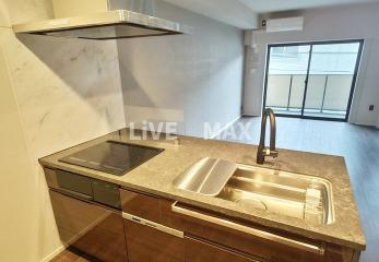 キッチン　他住戸　参考写真