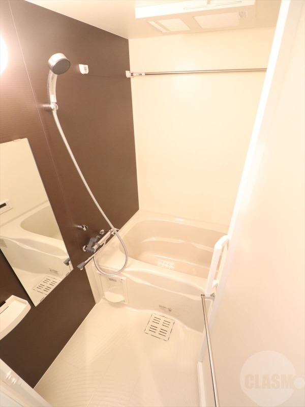 バス・シャワールーム　浴室乾燥機付きバスルーム