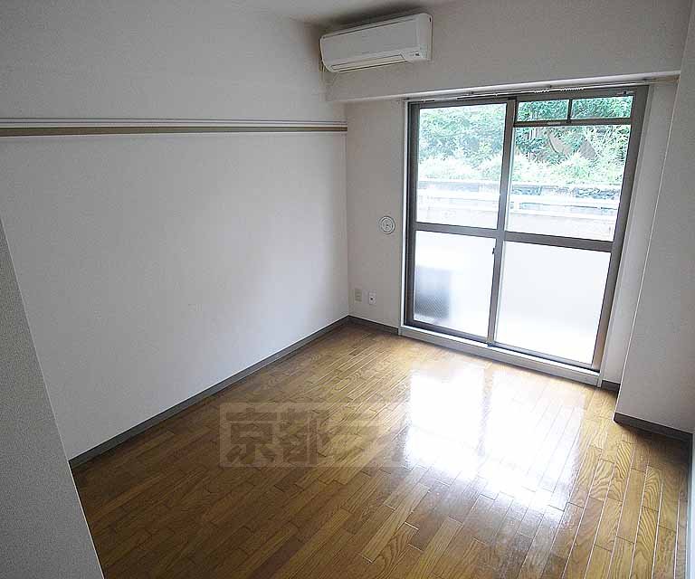 居室・リビング　正方形に近いので使いやすいですよ・