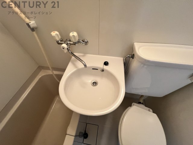 洗面設備　浴室内に洗面台付き！