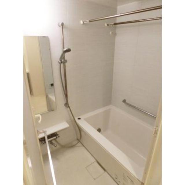 バス・シャワールーム　※写真は同タイプ住戸です。