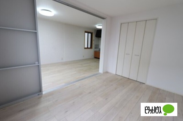 居室・リビング　ＬＤＫ１０．５帖＋南西洋室６帖