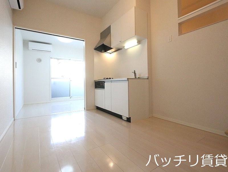 居室・リビング　別号室タイプの為、現状を優先致します。