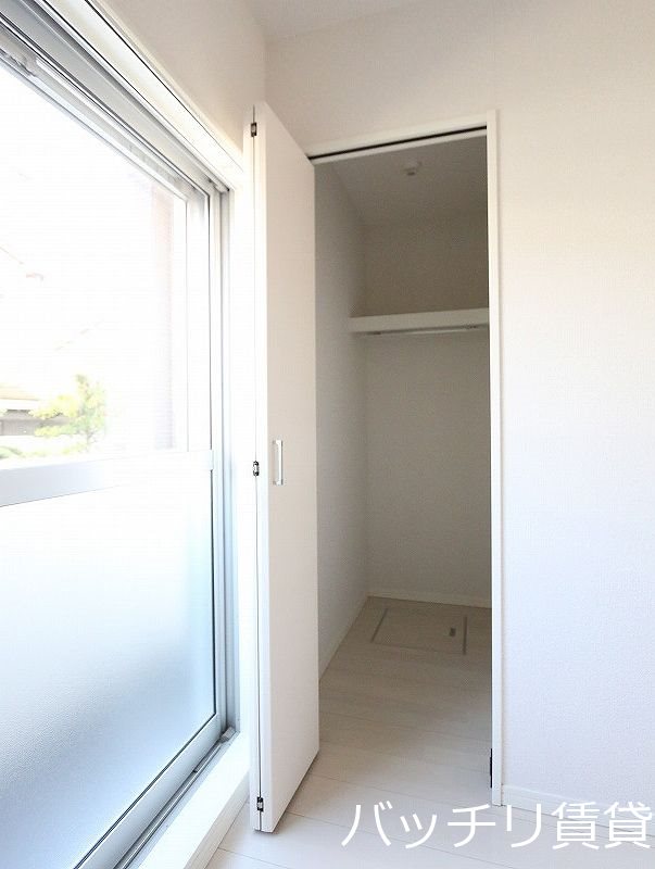 収納　別号室タイプの為、現状を優先致します。