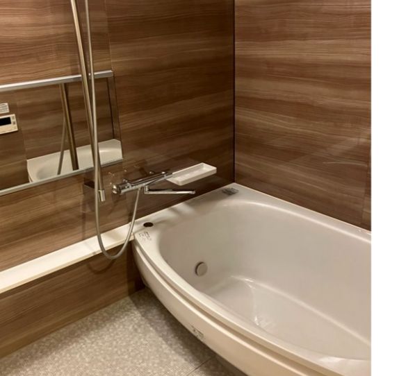 バス・シャワールーム　落ち着いた空間のお風呂です