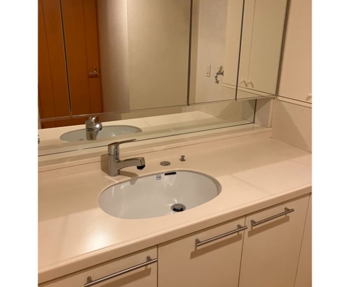 洗面設備　使いやすい独立洗面台です