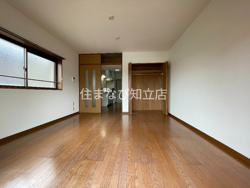 居室・リビング　同型別部屋写真