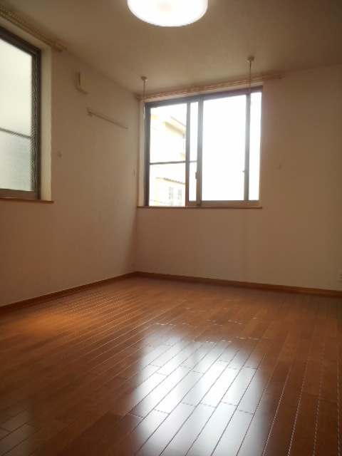 その他部屋・スペース　２面採光の明るい室内